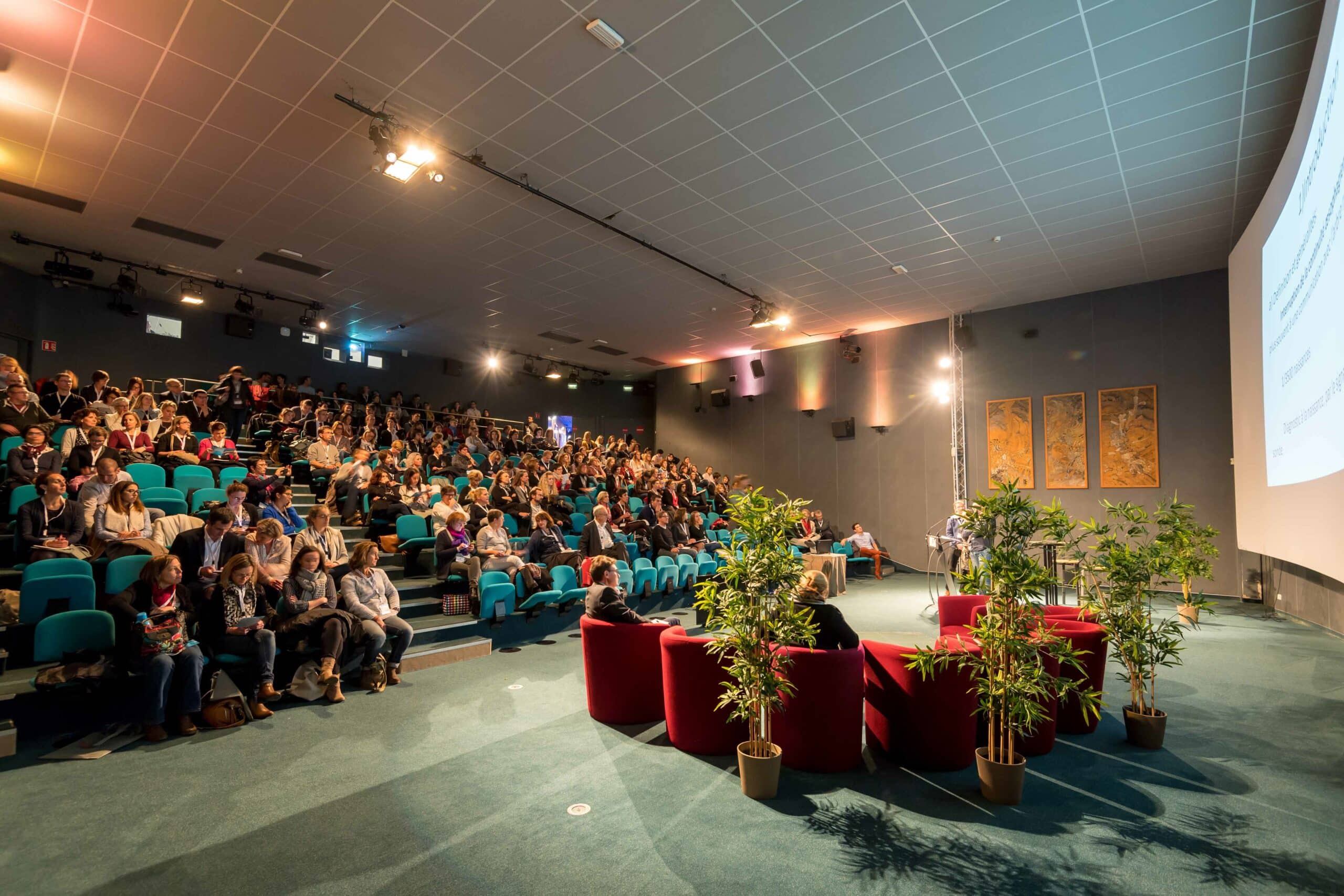 Réunion dans l'auditorium M.Dufresne d'Océanopolis