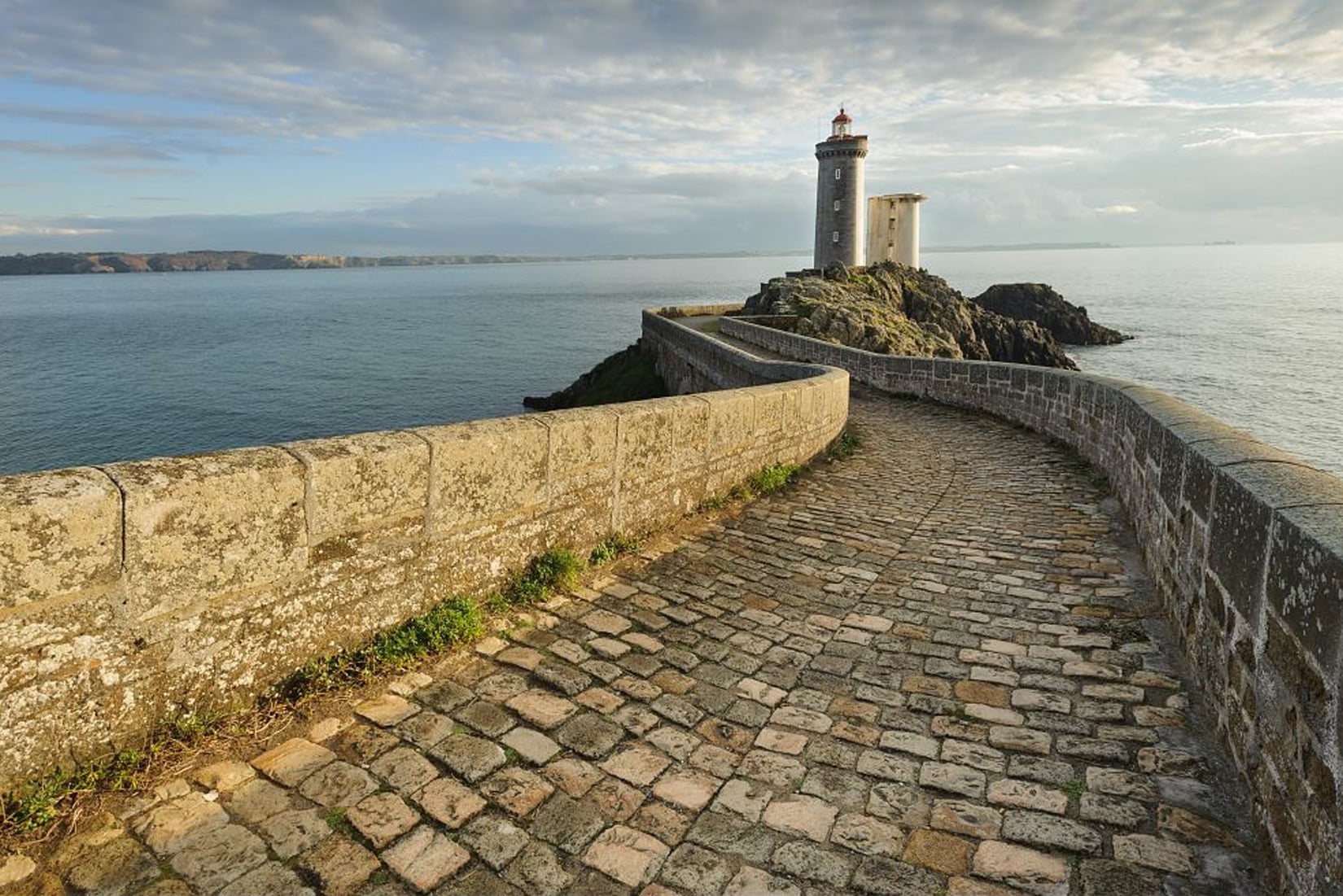 Le phare de la pointe du Petit Minou et la rade de Brest © BERTHIER Emmanuel - CRTB