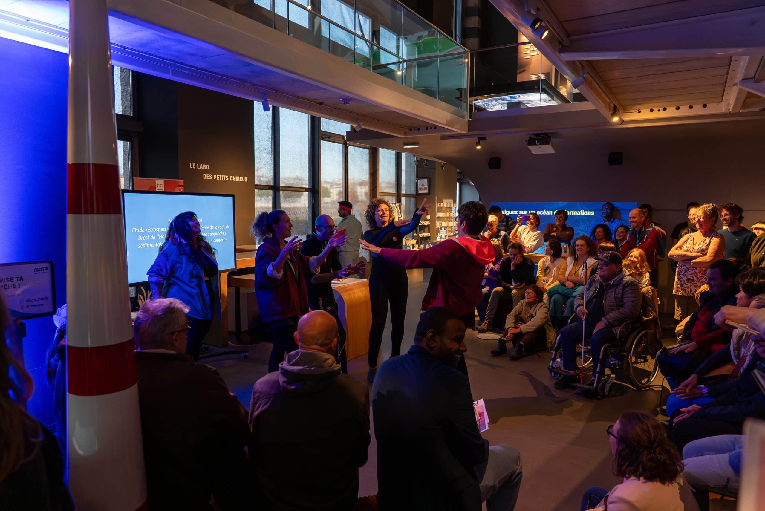 Nuit des chercheurs 2025 au 70.8, un musée pour l'Océan aux Ateliers des Capucins à Brest. Photo : Katia Quemere / Océanopolis.